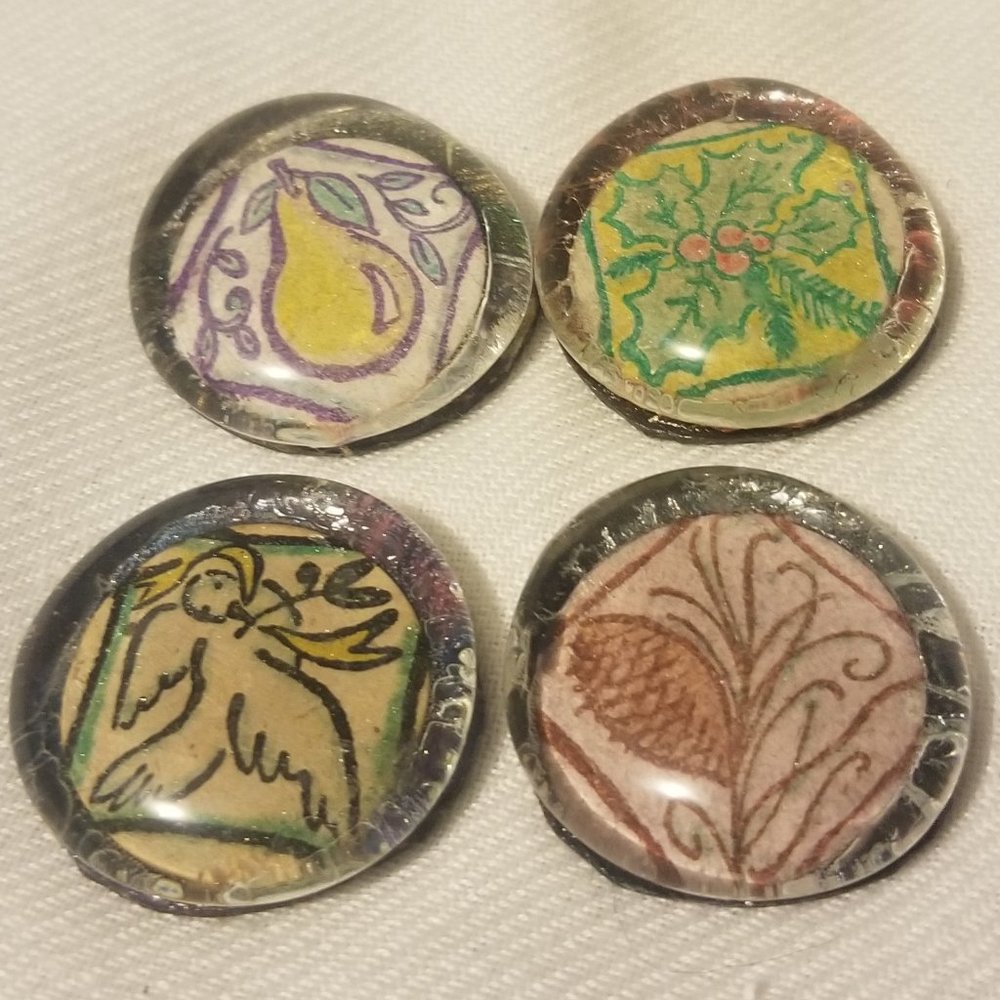 Handmade Resin Magnuts 90's